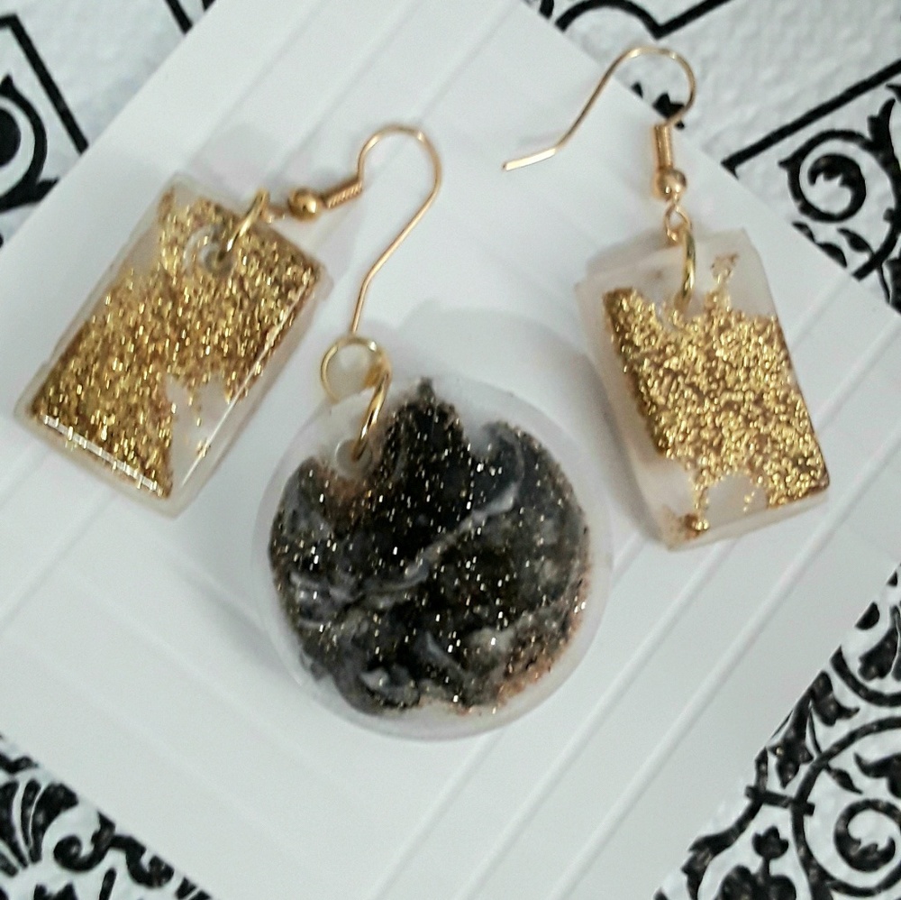 Black gold white pendant and earrings